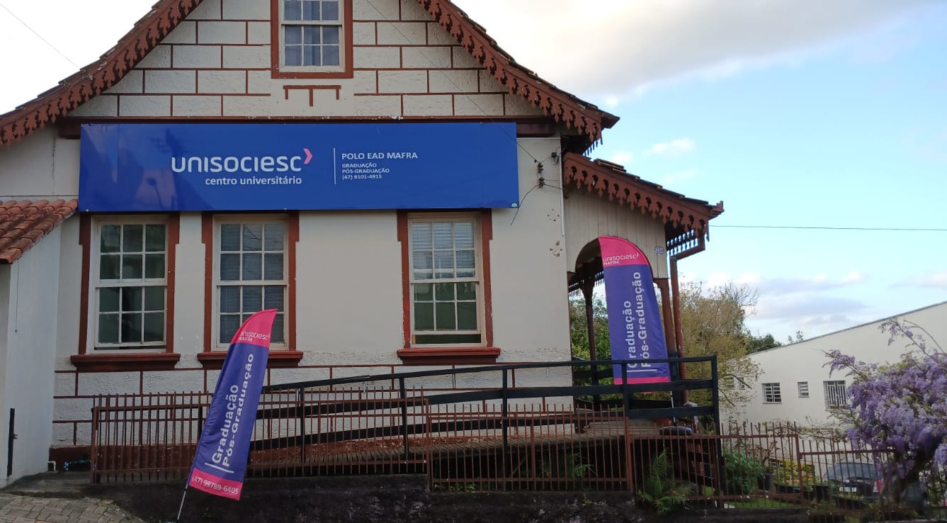 Fachada do polo UniSociesc em Mafra